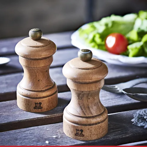 Vista 6 de Peugeot 30933 Bistro Antique Distressed Beechwood 4 inch Pepper Mill