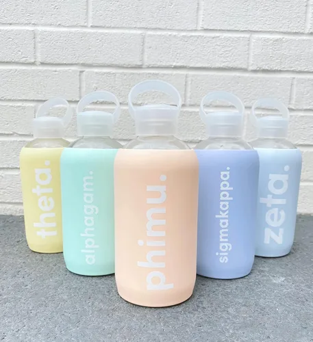 Vista 5 de Sorority Shop Pi Beta Phi - Botella de agua de vidrio con funda de silicona, botella de agua de 16 onzas, botella de agua de vidrio reutilizable