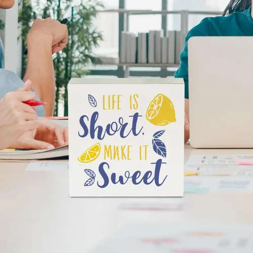 Vista 4 de Cartel de madera de limón rústico con texto en inglés «Rustic Life is Short Make It Sweet Lemon», letrero decorativo de verano, placa de bloque