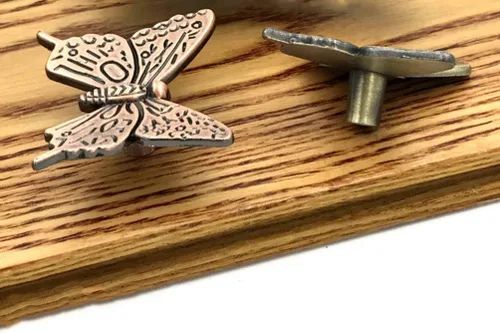 Vista 5 de 4 pomos de metal con forma de mariposa antigua para cajones (2 piezas de bronce y 2 bronce rojo)