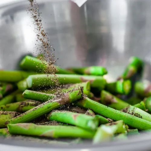 Vista 2 de Sauer's Pimienta negra molida molida Molida fina Recipiente de 5 libras Servicio de alimentos