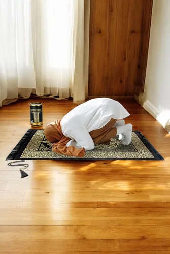 Vista 2 de ihvan online Alfombra de oración musulmana y cuentas de oración con caja de regalo cilíndrica de diseño elegante, Janamaz, suave sajadah, juego