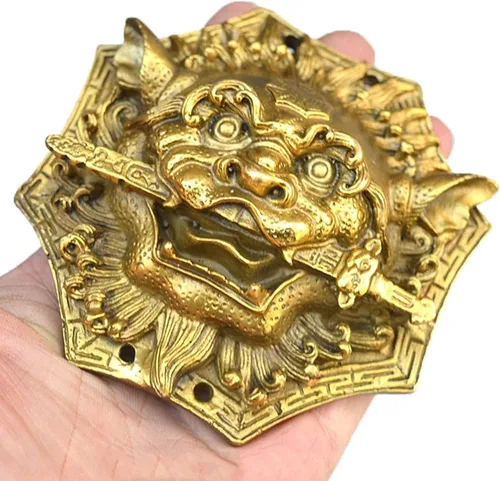 Vista 4 de Adornos de escultura de latón para estantes, espejo Feng Shui Bagua, mordeduras de león, adornos de espada, colgante de espejo estereoscópico