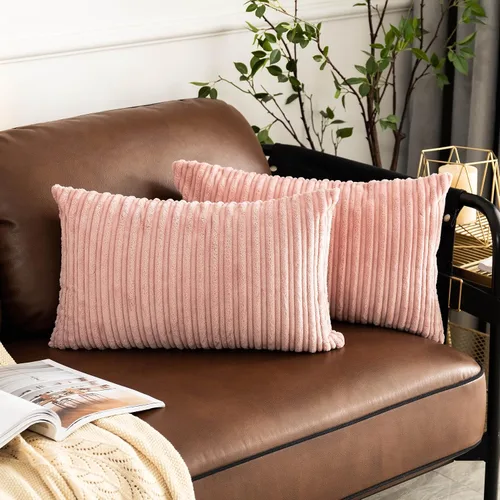 Vista 72 de UGASA - Fundas de almohada decorativas de terciopelo suave y sólidas de Navidad para sala de estar/sofá, 16 x 16 pulgadas, 2 unidades, color burdeos