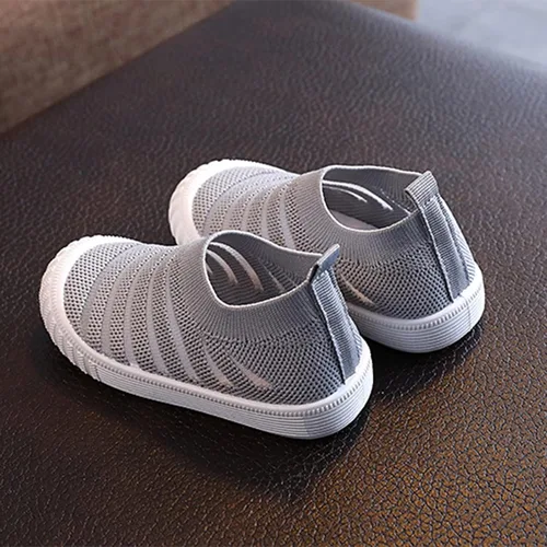 Vista 3 de synia Tenis de malla antideslizantes para niñas, zapatos ligeros y transpirables de verano para niños pequeñosgrandes
