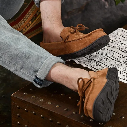 Vista 5 de LazyStep Pantuflas tipo mocasín de microgamuza para hombre, para interiores y exteriores, con espuma viscoelástica cómoda