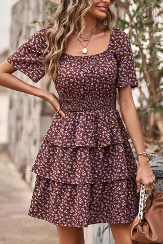 Vista 2 de PRETTYGARDEN Vestido corto de verano floral para mujer 2023, cuello cuadrado, manga corta, con volantes, estilo bohemio, con vuelo