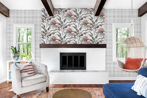 Vista 4 de NextWall Stacy Garcia Home Palma Tropical - Papel tapiz autoadhesivo (plateado metálico y coral)
