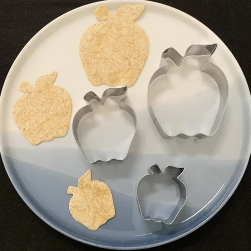 Vista 6 de LUBTOSMN Juego de cortadores de galletas de manzana, tamaño 3.5 pulgadas, 2.7 pulgadas, 1.9 pulgadas, 3 piezas, cortadores de galletas