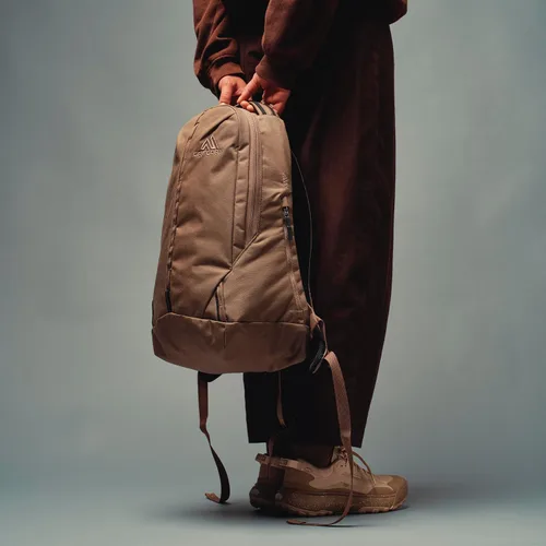 Vista 16 de Gregory Mochila de senderismo Outset Day, Desert Tan, Moderno