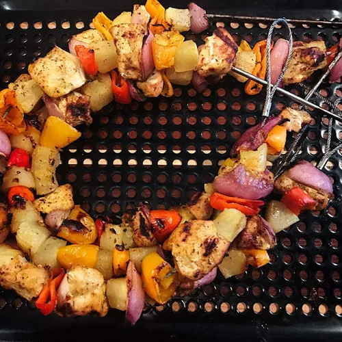 Vista 4 de Outset Brocheta flexible de acero inoxidable para barbacoa, juego de 4, pincho de barbacoa de 30 pulgadas de largo, 1 EA