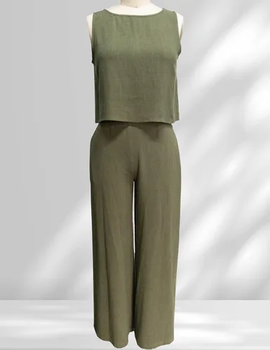 Vista 4 de InterNos Conjunto de 2 piezas de verano para mujer, sin mangas, con botones en la espalda, pantalones cortos de pierna ancha, conjunto de lino