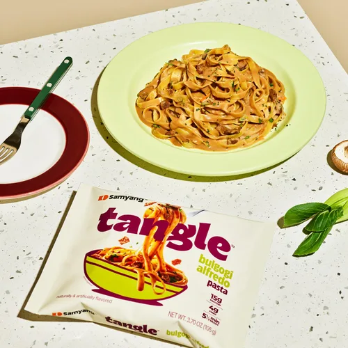 Vista 3 de Tangle Bulgogi Alfredo - Pasta instantánea, 0.53 oz de proteína