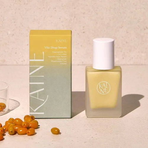 Vista 2 de KAINE Suero hidratante Vita Drop con 73% de extracto de fruta de árbol de vitaminas, 3% niacinamida y triple ácido hialurónico para la humedad