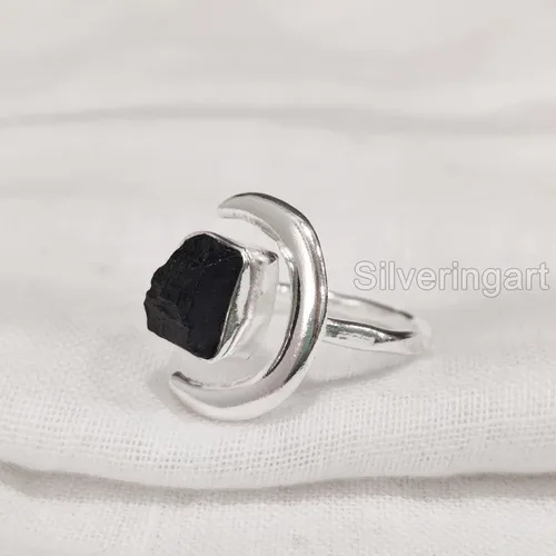 Vista 2 de Anillo de turmalina negra natural, anillo ajustable de luna creciente de turmalina áspera, octubre, plata de ley 925, anillo para mujer, Navidad