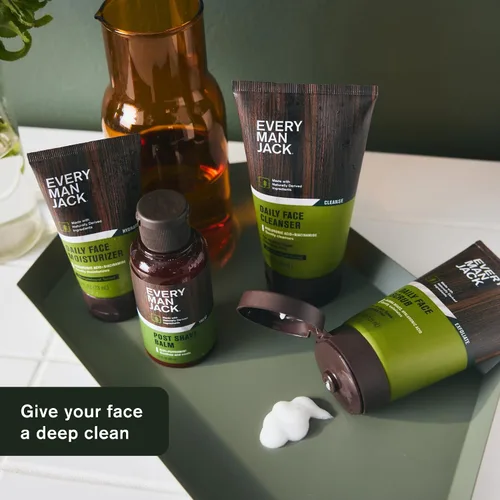 Vista 4 de Every Man Jack Exfoliante facial suave para hombres, exfolia la piel muerta, hidrata y revive la piel cansada con cuentas de jojoba, ácido