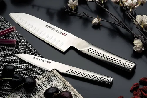 Vista 3 de Cuchillo Global UKON Nakiri con hoja cuadrada de 5.5 in, cuchillo para verduras, CROMOVA 18 de acero inoxidable