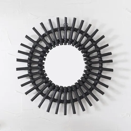 Vista 2 de Madhu International Espejo de pared de ratán, pieza decorativa Negro