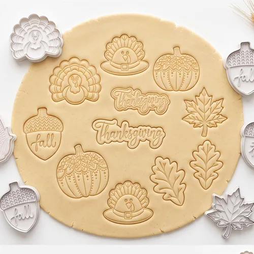 Vista 2 de 8 PCS Thanksgiving Cookie Cutter Set with Embossers Turkey Pumpkin Maple Leaf Corn & More 3" Complete Fall Collection