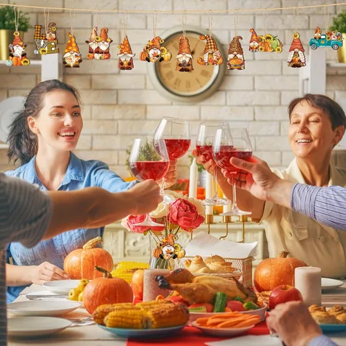 Vista 5 de FairySandy 36 piezas de decoración y adornos de árbol de otoño, gnomos de Acción de Gracias, adornos colgantes de madera, calabazas, hojas, flores