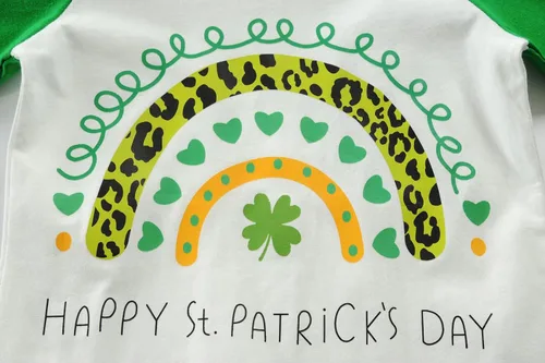 Vista 4 de Camisetas para niños del Día de San Patricio unisex para niños y niñas, camiseta Pixel Cast Dinosaur Trébol trébol trébol manga raglán verde tops