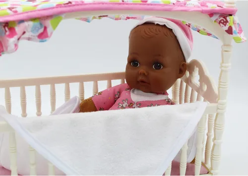 Vista 7 de Baby's First Cuna afroamericana con dosel con muñeca de cuerpo suave de 9 pulgadas y manta de bebé, segura para niños de 3 años en adelante