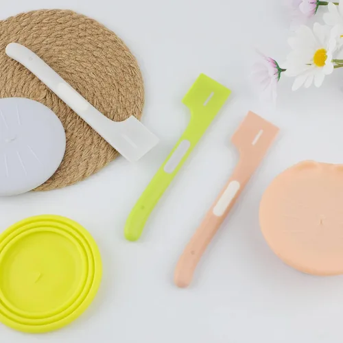 Vista 5 de KALAMANDA 6 tapas para latas de comida para mascotas con cuchara mezcladora para perros y gatos, tapas universales de silicona para alimentos