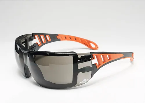 Vista 8 de ToolFreak Lentes de seguridad Rip Out – Tintados – Lente de policarbonato con clasificación z87.1 – Acolchado de espuma y correa ajustable – Lentes