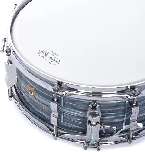 Vista 3 de Ludwig 5.5x14 Legacy Maple Jazz Fest Snare Drum Vintage Blue Oyster