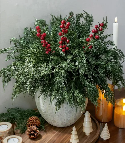 Vista 11 de Tallos de cedro artificiales Ivydale, ramas de pino Norfolk artificiales para decoración de Navidad, 12 tallos de pino falsos con 2 ramas de conos