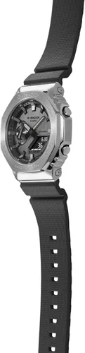 Vista 2 de Casio G-Shock GM2100-1A - Reloj octogonal de resina negra cubierta de metal Negro
