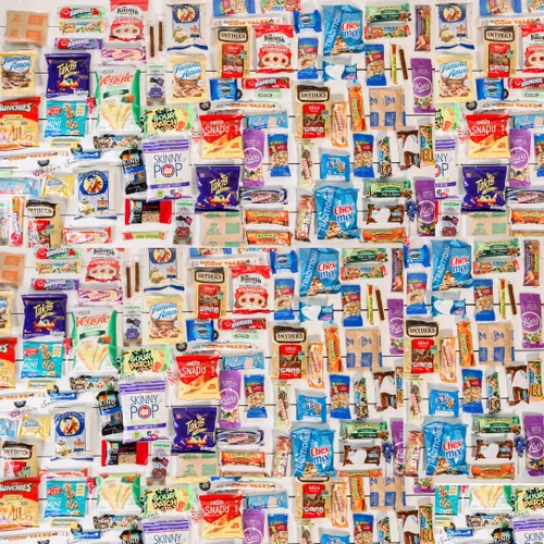 Vista 8 de 100 Count Snacks Variety Pack Gift Box- Huge Snack Care Package- Delicious Individually Wrapped Snack Box for Adults, Kids, College Students