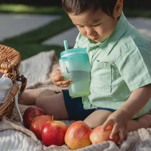 Vista 9 de Infantino My 1st Tumbler Silicone Sippy Cup, Limelight, Straw Cup, 9 Ounces (Pack of 6)