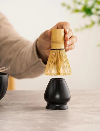 Vista 7 de TANG PIN Juego de matcha premium – Kit tradicional japonés de fabricación de matcha con cuenco de boquilla (chawan), batidor de bambú (Chasen)