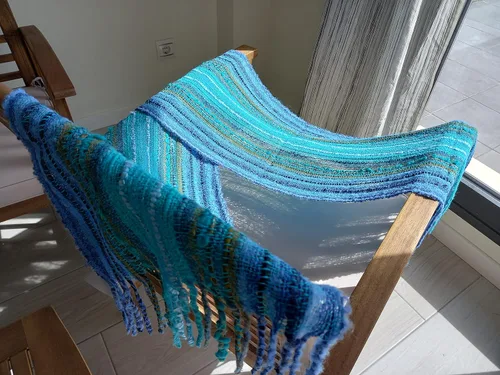 Vista 5 de Bufanda hecha a mano de alpaca del bebé para las mujeres. accesorio exclusivo y de moda