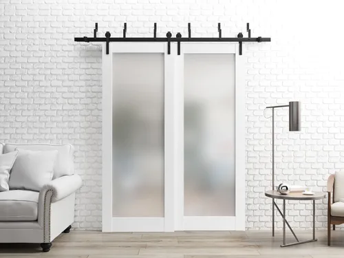 Vista 2 de SARTODOORS Panel de puerta de granero de losa de vidrio esmerilado Lite Planum 2102 seda blanca Puertas modernas con acabado resistente