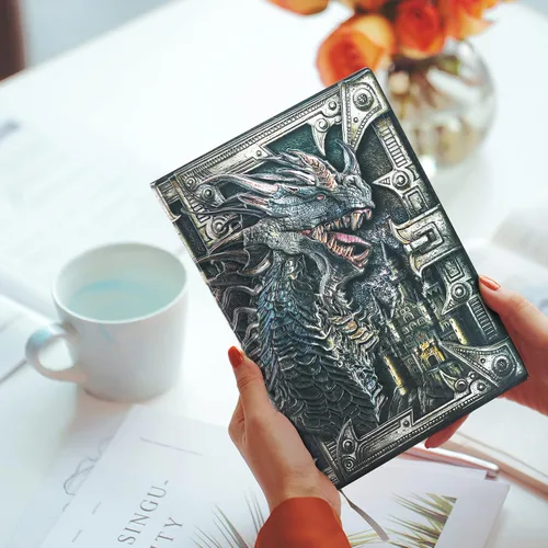 Vista 8 de DND - Cuaderno de diario de mazmorras y dragones, diario de cuero en relieve 3D con papel rayado, accesorios DND, regalos DND para mujeres, hombres