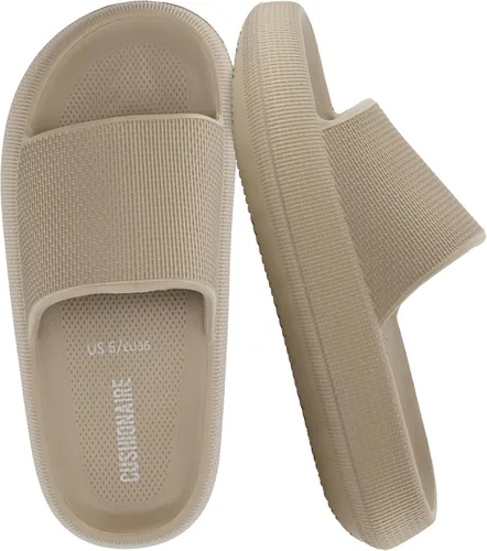 Vista 26 de CUSHIONAIRE Sandalias Feather de EVA para Mujeres – Cómodas Pantuflas Deslizables para Mujeres, Zapatos de Ducha para Interiores y Exteriores Verde