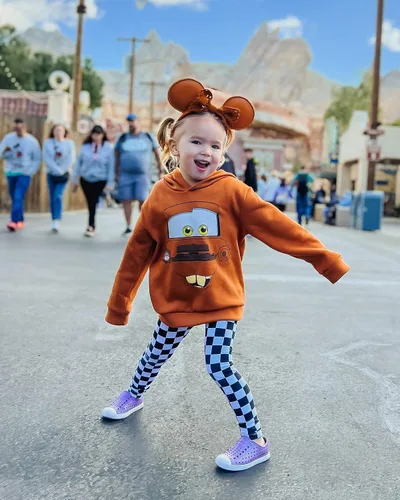 Vista 3 de Disney Pixar Cars Lightning McQueen - Sudadera con capucha para niños pequeños a grandes