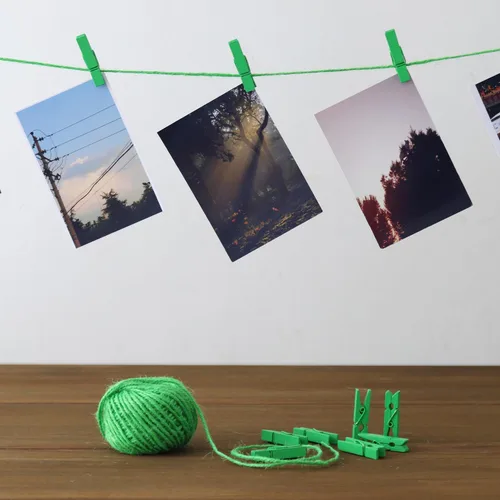 Vista 3 de HSTECH 100 piezas de mini pinzas de madera natural verde y 25 m de cuerda de yute, pinzas para ropa de bebé, pinzas de 3.5 cm para manualidades