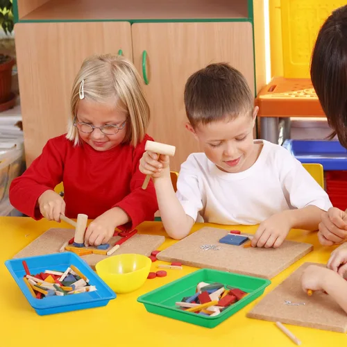 Vista 4 de Bandejas de arte de plástico, 5 piezas apilables para actividades y manualidades, bandeja de joyería para proyectos de bricolaje, pintura, cuentas