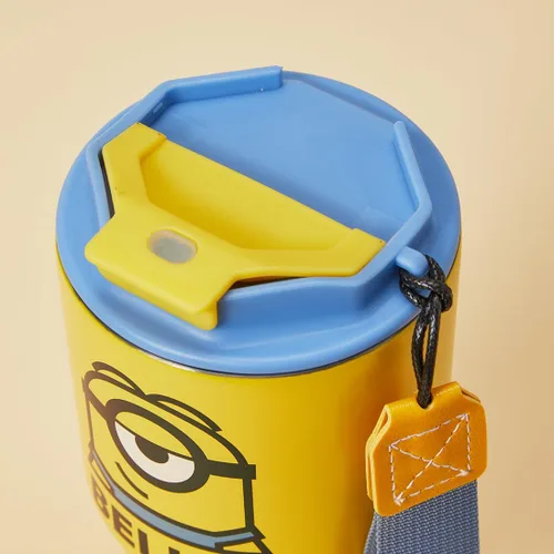 Vista 4 de MINISO Minions - Vaso de viaje de acero inoxidable de 17 onzas con correa, botella de agua aislada al vacío con tapa y soporte para taza de café