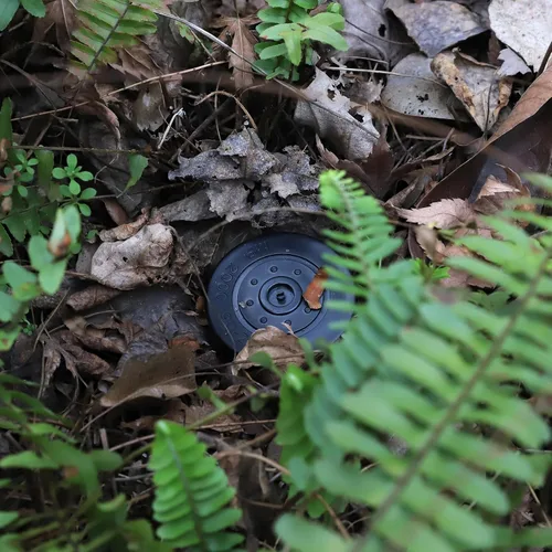 Vista 7 de Key Hider - Cabezal de aspersor realista impermeable, soporte para efectivo para jardín al aire libre, fácil de empujar en el suelo (negro)