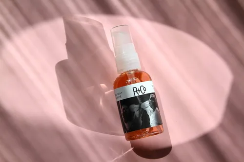 Vista 6 de R+Co TWO WAY MIRROR Smoothing Oil – Frizz-Control & Shine-Enhancing Hair Oil, Smooths & Softens Hair, All Hair Types