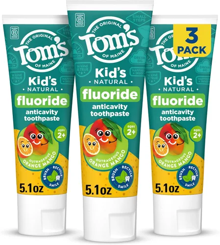 Vista 11 de Tom's of Maine Pasta dental natural sin flúor para niños, a partir de 2 años, Fresa Divertida, 5.1 oz. Paquete de 3 (de vuelta en fórmula original)