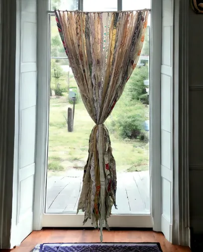 Vista 9 de Mango Gifts Exotic Elegance: Cortina de puerta de cinta multicolor hecha a mano en seda vieja Sari Beige