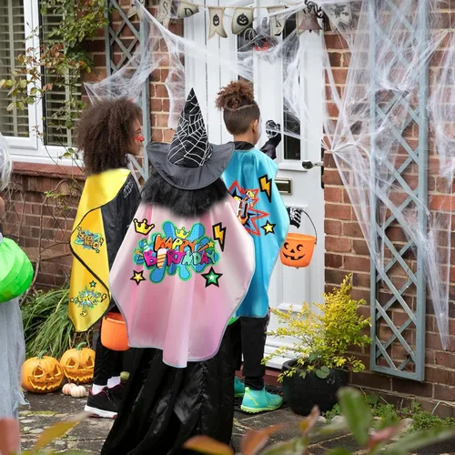 Vista 3 de Creatoy Capas y máscaras de superhéroe con calcomanías de bricolaje paquete de 10 juguetes de superhéroe para Halloween cumpleaños