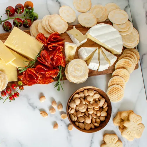 Vista 5 de igourmet Caja de regalo para conocedores internacionales: con alimentos gourmet de todos los rincones del mundo, una emocionante colección