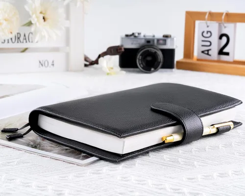 Vista 8 de A5 Funda de cuero para planificador de Hobonichi Cousin, Stalogy, Midori, Leuchtturm1917, y más - con presilla para bolígrafo, ranuras para Negro