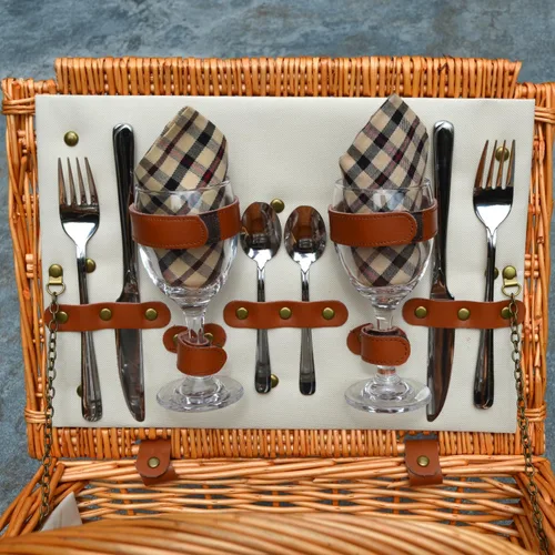 Vista 3 de Picnic at Ascot Huntsman - Cesta de picnic estilo inglés con servicio para 4 y manta - London Plaid
